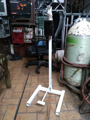 Dispensador de desinfectante o jabón. Con base.